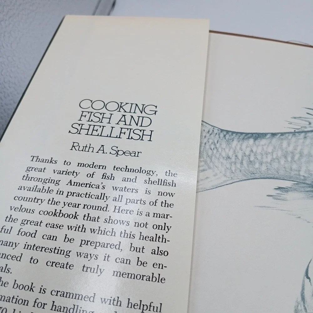 COOKING FISH AND SHELLFISH RUTH A SPEAR HARDCOVER 1st Edition HC DJ